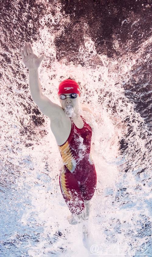 花样游泳观赛视角：水面观艺术，水下看技术