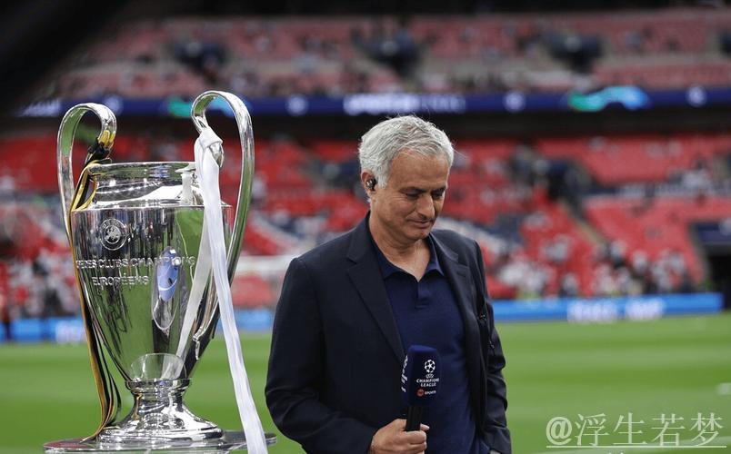 5-2挺进16强！62岁穆帅72天不败创历史，31次晋级横扫欧洲