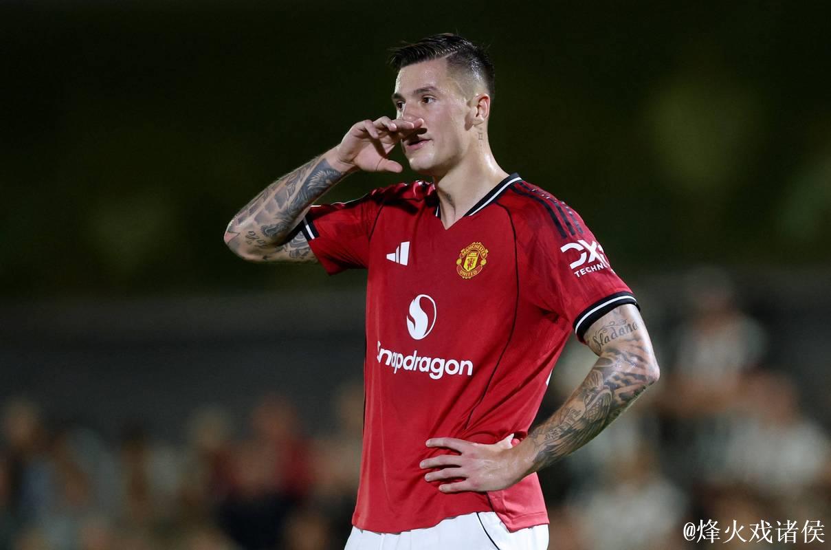 英超-库尼亚破门舍什科失良机 曼联1-1利兹联